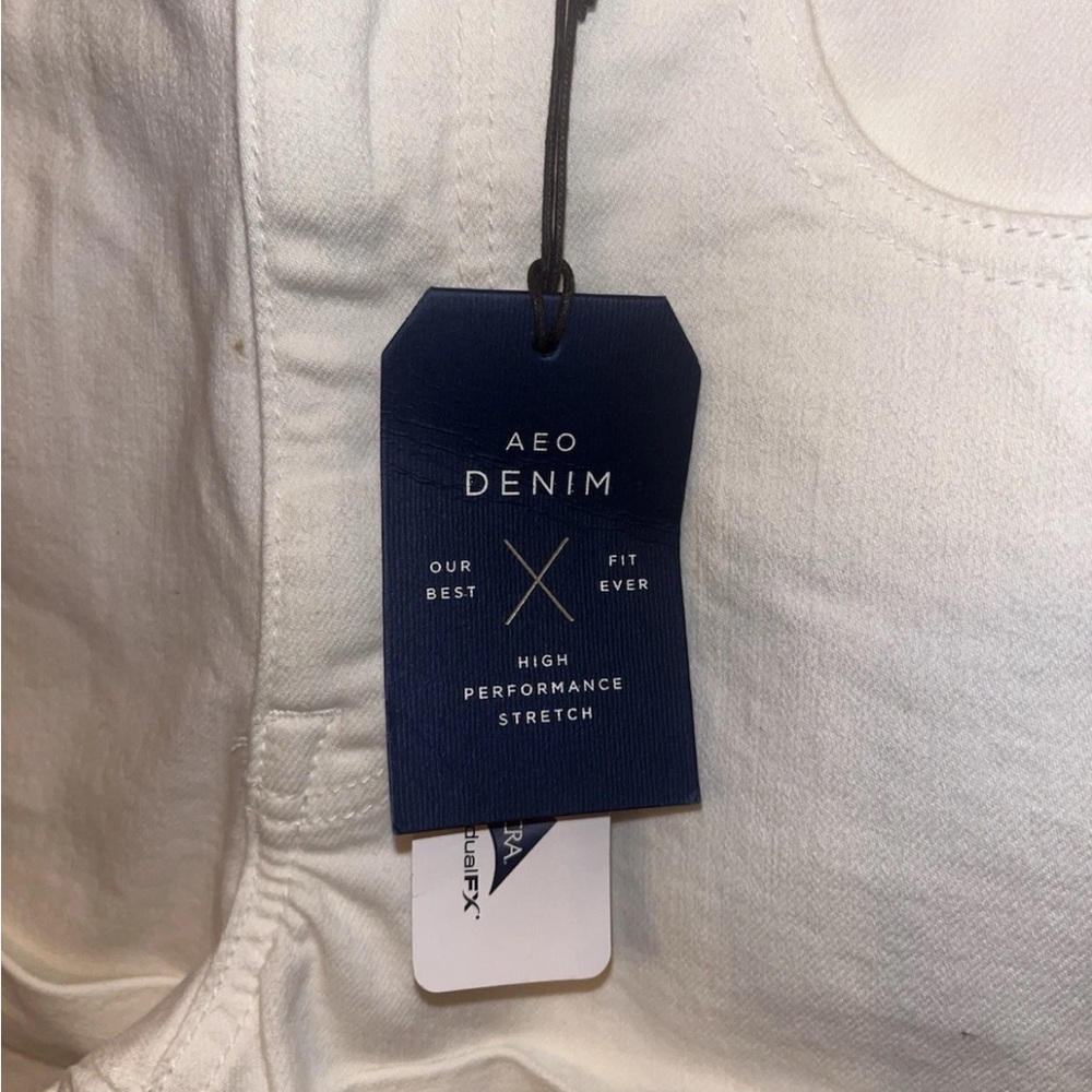 American Eagle Outfitters White Denim High Rise Shortie Shorts Size 4 NWT Summer - Picture 4 of 9